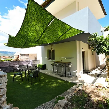 New, Close To The Beach Apartment With Terrace, 2-Room, Old Town Trogir Nearby * טרוגיר