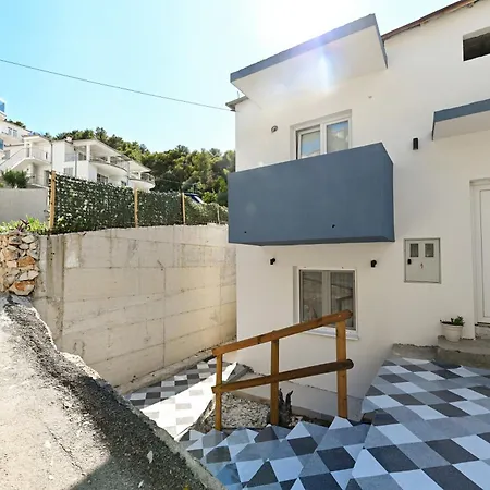 New, Close To The Beach Apartment With Terrace, Grill, Parking, 2-Rooms