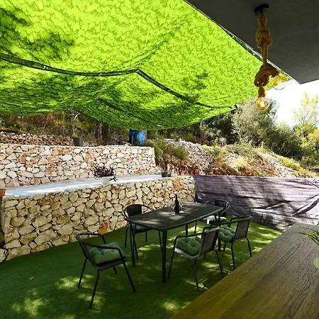 New, Close To The Beach Apartment With Terrace, Grill, Parking, 2-Rooms Trogir