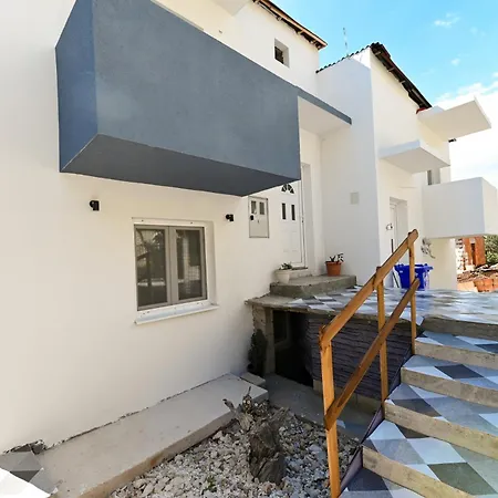 דירה New, Close To The Beach Apartment With Terrace, 2-Room, Old Town Trogir Nearby