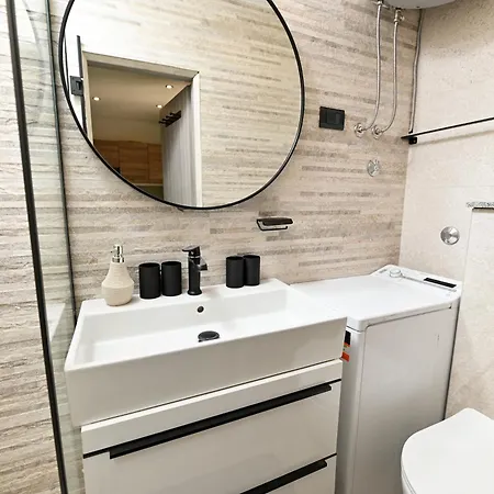 New, Close To The Beach Apartment With Terrace, 2-Room, Old Town Trogir Nearby דירה טרוגיר