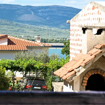 New, Close To The Beach Apartment With Terrace, 2-Room, Old Town Trogir Nearby Διαμέρισμα