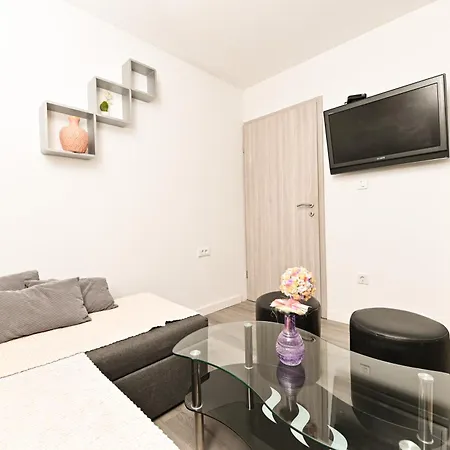 New, Close To The Beach Apartment With Terrace, Grill, Parking, 2-Rooms Apartmán *