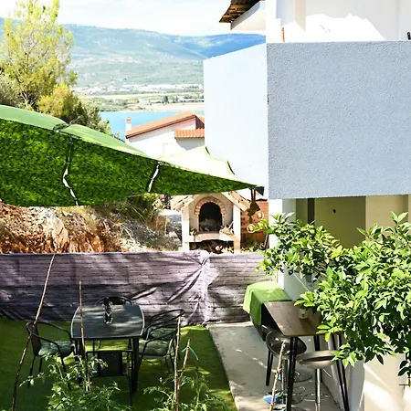 New, Close To The Beach Apartment With Terrace, 2-Room, Old Town Trogir Nearby Lejlighed *