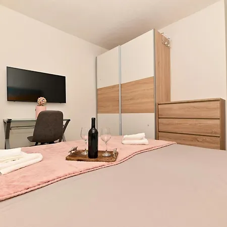 New, Close To The Beach Apartment With Terrace, Grill, Parking, 2-Rooms Apartment Trogir