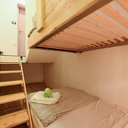 Apartment New, Close To The Beach Apartment With Terrace, Grill, Parking, 2-Rooms Trogir