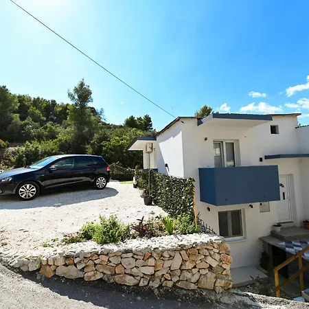 Apartman New, Close To The With Terrace, Grill, Parking, 2-rooms Trogir