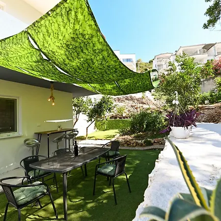 New, Close To The Beach Apartment With Terrace, 2-Room, Old Town Trogir Nearby Trogir
