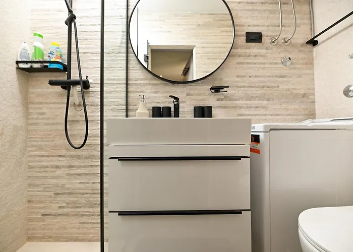 Appartement New, Close To The With Terrace, 2-room, Old Town Nearby