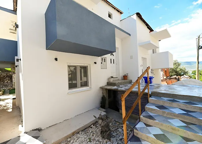 Apartman New, Close To The With Terrace, 2-room, Old Town Nearby