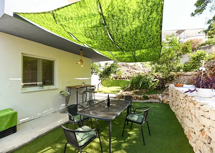 Appartement New, Close To The With Terrace, 2-room, Old Town Nearby *