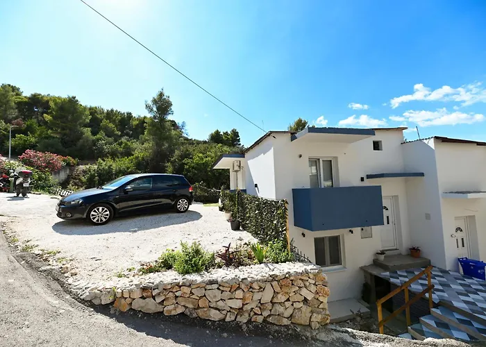 Appartement New, Close To The With Terrace, 2-room, Old Town Nearby Trogir