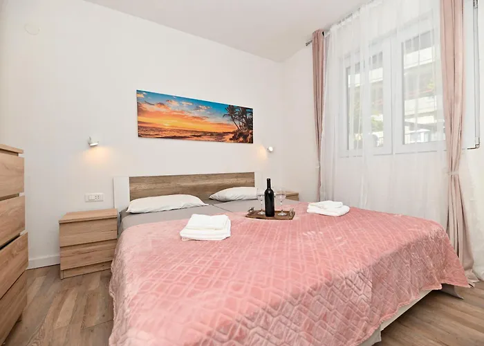 New, Close To The With Terrace, 2-room, Old Town Nearby Apartman Trogir