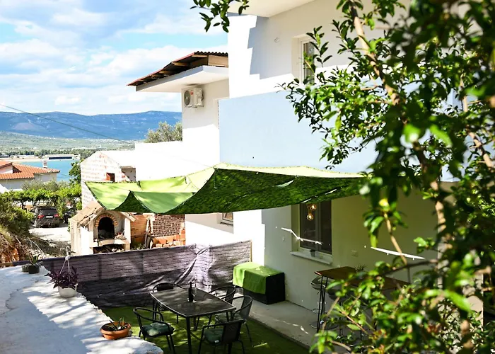 Appartement New, Close To The With Terrace, 2-room, Old Town Nearby Trogir