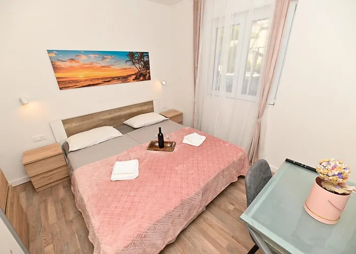 New, Close To The With Terrace, 2-room, Old Town Nearby Appartement